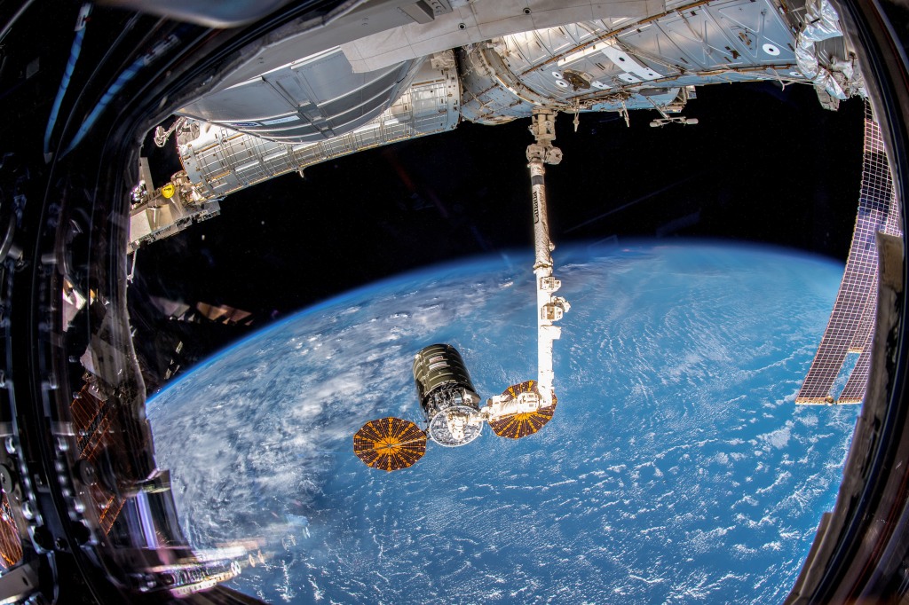 金宝搏188手机app最新下载诺斯罗普·格鲁曼公司天鹅座宇宙飞船在国际空间站